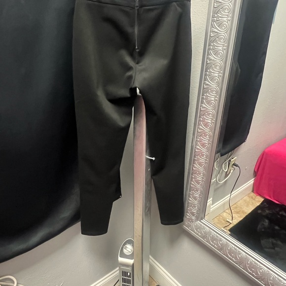 Burberry pants - Picture 3 of 8